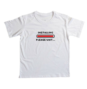 Camiseta Installing