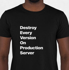 Camiseta DEVOPS Acróstico